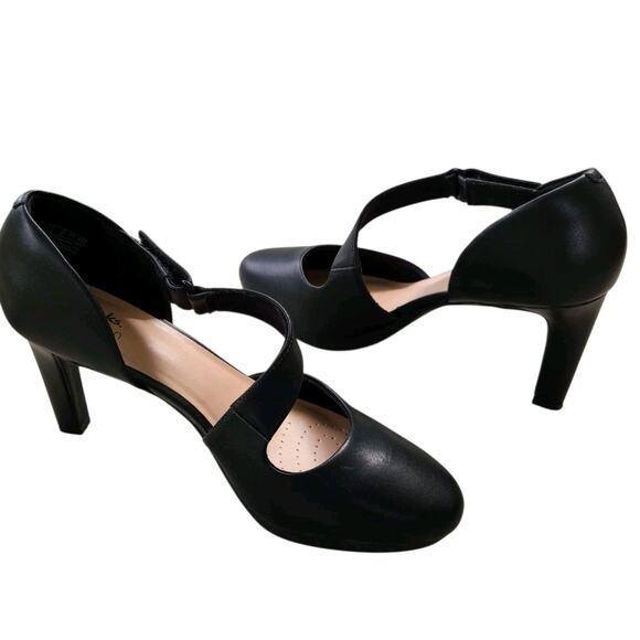 CLARKS BLACK MARY JANE HEELS SZ 10 COMFORT WORK SHOES CHUNKY PUMPS STRAPPY EUC - Picture 1 of 11
